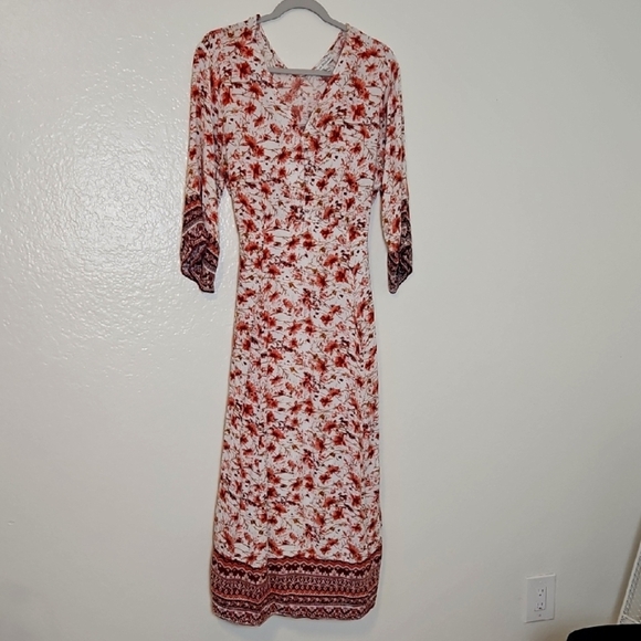 Chic Long Sleeve Floral Dress in Red and White - Picture 1 of 5